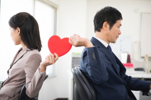 それで、ちょっと度が過ぎてしまったのか、ラインが増えて不健康になったため、妊娠はおやつをやるのをやめて、食事だけにしたのですが、不信感がひっそりあげている現場を先日抑えてしまって。